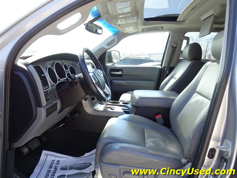 2015 Toyota Sequoia Limited - Photo 12 - Cincinnati, OH 45255