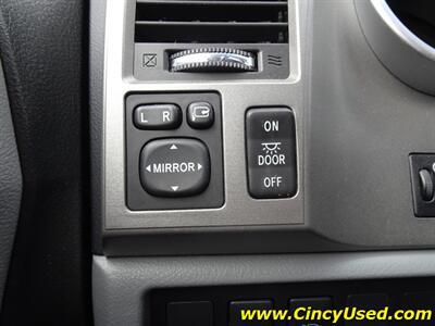 2015 Toyota Sequoia Limited   - Photo 24 - Cincinnati, OH 45255