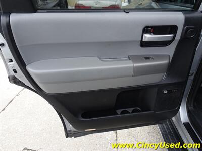 2015 Toyota Sequoia Limited   - Photo 28 - Cincinnati, OH 45255