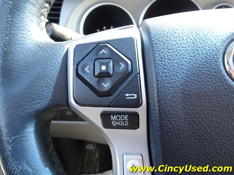 2015 Toyota Sequoia Limited - Photo 24 - Cincinnati, OH 45255