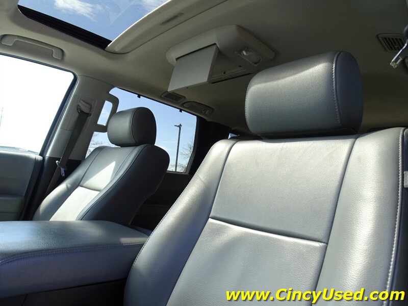2015 Toyota Sequoia Limited - Photo 11 - Cincinnati, OH 45255