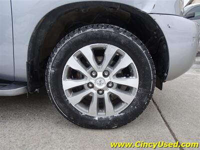 2015 Toyota Sequoia Limited   - Photo 31 - Cincinnati, OH 45255