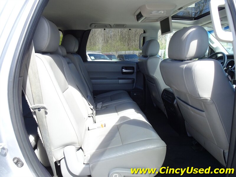2015 Toyota Sequoia Limited - Photo 15 - Cincinnati, OH 45255