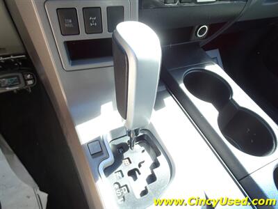 2015 Toyota Sequoia Limited - Photo 19 - Cincinnati, OH 45255