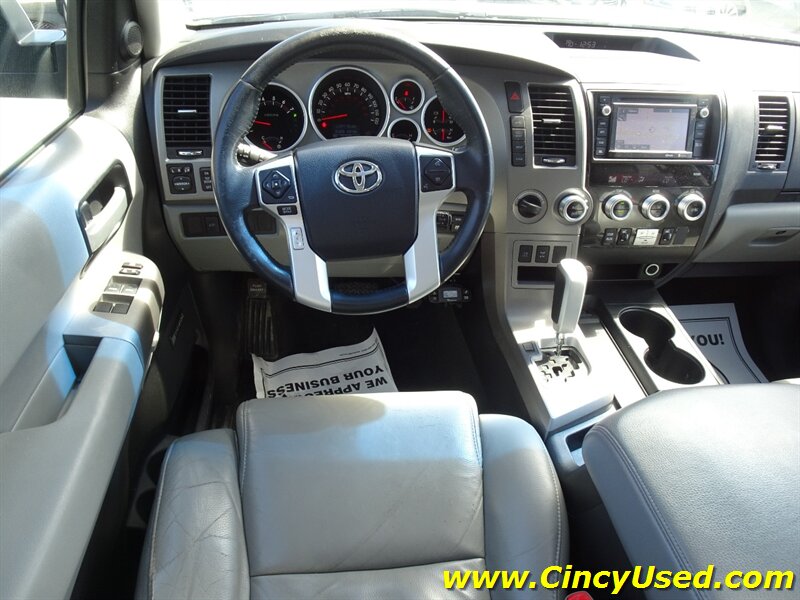 2015 Toyota Sequoia Limited - Photo 10 - Cincinnati, OH 45255