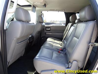 2015 Toyota Sequoia Limited - Photo 14 - Cincinnati, OH 45255