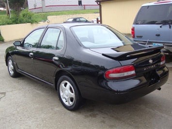 1995 Nissan Altima SE   - Photo 4 - Cincinnati, OH 45255