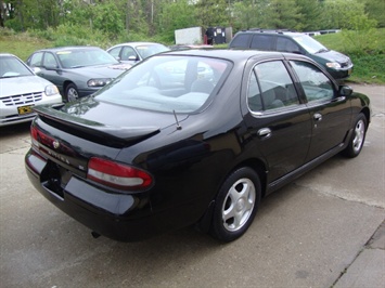 1995 Nissan Altima SE   - Photo 6 - Cincinnati, OH 45255