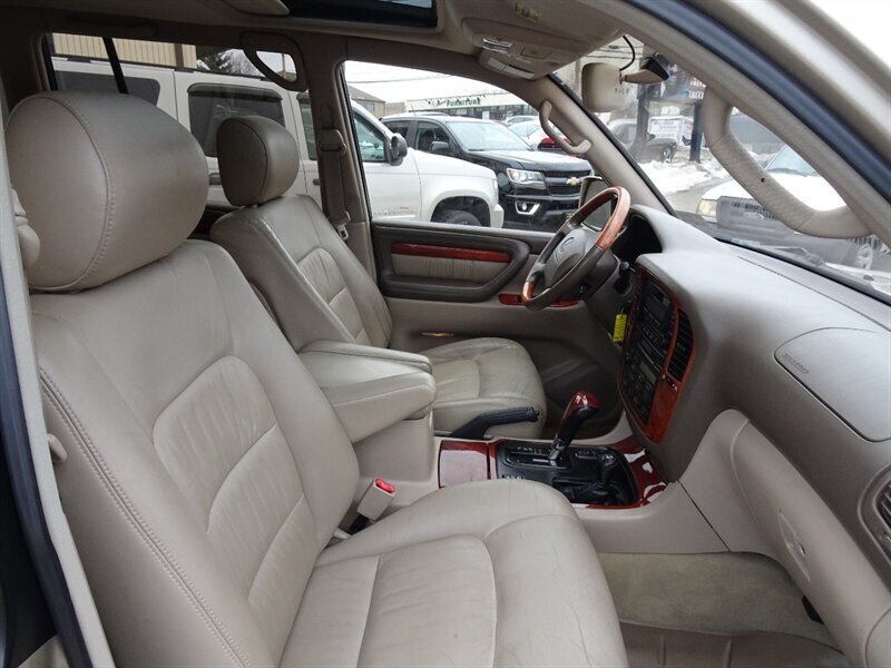 2000 Lexus LX 470 V8 AWD - Photo 38 - Cincinnati, OH 45255