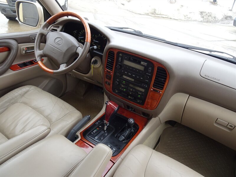 2000 Lexus LX 470 V8 AWD - Photo 36 - Cincinnati, OH 45255