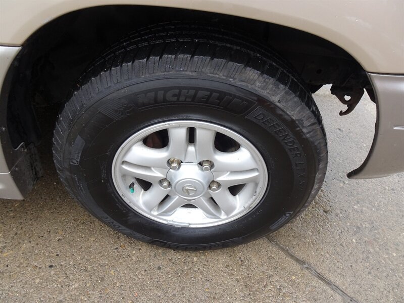 2000 Lexus LX 470 V8 AWD - Photo 65 - Cincinnati, OH 45255