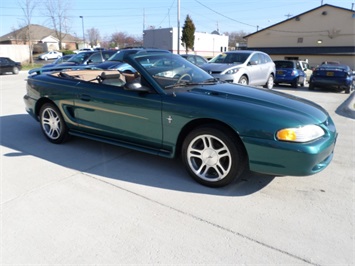 1998 Ford Mustang   - Photo 1 - Cincinnati, OH 45255