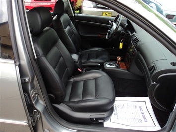 2003 Volkswagen Passat W8   - Photo 8 - Cincinnati, OH 45255