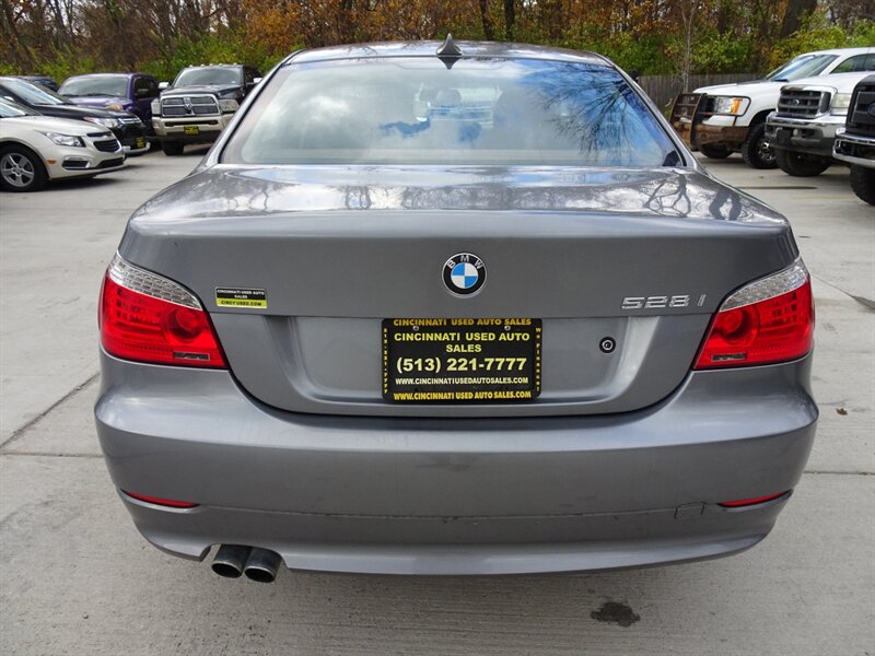 2010 BMW 5 Series 528i xDrive 3.0L I6 AWD - Photo 4 - Cincinnati, OH 45255