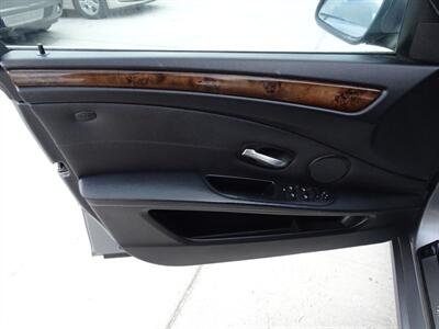 2010 BMW 5 Series 528i xDrive 3.0L I6 AWD - Photo 14 - Cincinnati, OH 45255