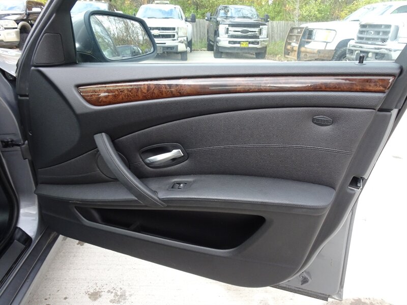 2010 BMW 5 Series 528i xDrive 3.0L I6 AWD - Photo 22 - Cincinnati, OH 45255