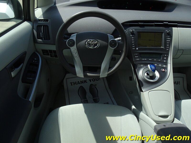 2010 Toyota Prius III - Photo 10 - Cincinnati, OH 45255