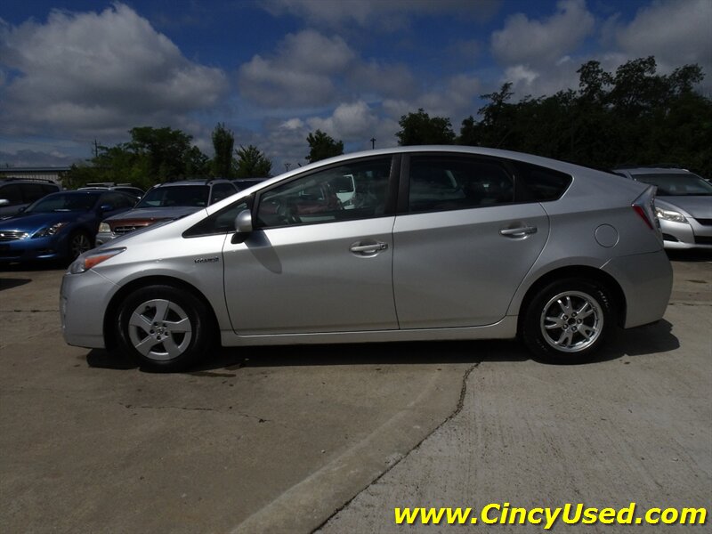 2010 Toyota Prius III - Photo 5 - Cincinnati, OH 45255