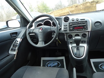 2004 Pontiac Vibe   - Photo 7 - Cincinnati, OH 45255