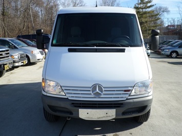 2004 Dodge Sprinter Cargo 2500 High Roof 118 W   - Photo 2 - Cincinnati, OH 45255