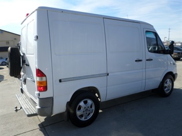 2004 Dodge Sprinter Cargo 2500 High Roof 118 W   - Photo 6 - Cincinnati, OH 45255