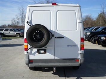 2004 Dodge Sprinter Cargo 2500 High Roof 118 W   - Photo 5 - Cincinnati, OH 45255