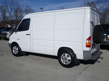 2004 Dodge Sprinter Cargo 2500 High Roof 118 W   - Photo 4 - Cincinnati, OH 45255