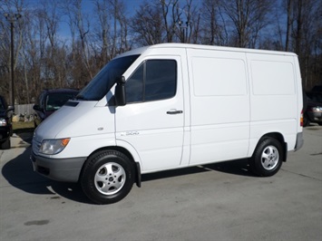 2004 Dodge Sprinter Cargo 2500 High Roof 118 W   - Photo 3 - Cincinnati, OH 45255