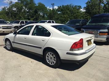 2003 Volvo S60 2.4   - Photo 4 - Cincinnati, OH 45255