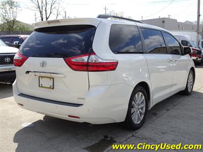 2017 Toyota Sienna Limited Premium 7-Passeng   - Photo 9 - Cincinnati, OH 45255