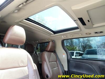 2017 Toyota Sienna Limited Premium 7-Passeng   - Photo 15 - Cincinnati, OH 45255