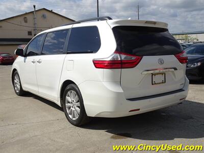 2017 Toyota Sienna Limited Premium 7-Passeng   - Photo 7 - Cincinnati, OH 45255