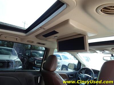 2017 Toyota Sienna Limited Premium 7-Passeng   - Photo 16 - Cincinnati, OH 45255