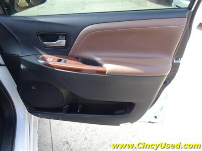 2017 Toyota Sienna Limited Premium 7-Passeng   - Photo 37 - Cincinnati, OH 45255