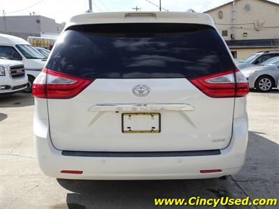 2017 Toyota Sienna Limited Premium 7-Passeng   - Photo 8 - Cincinnati, OH 45255