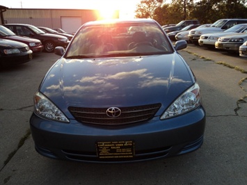 2002 Toyota Camry XLE   - Photo 2 - Cincinnati, OH 45255