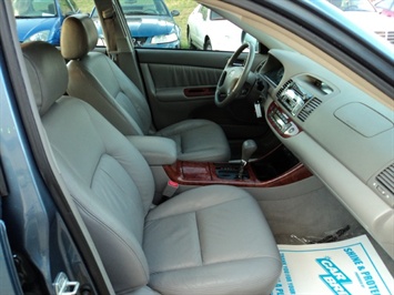 2002 Toyota Camry XLE   - Photo 7 - Cincinnati, OH 45255