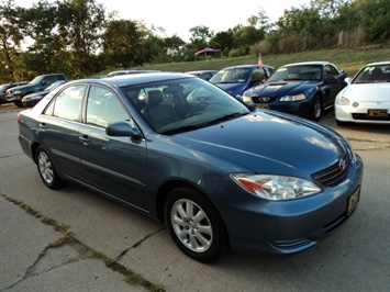 2002 Toyota Camry XLE   - Photo 1 - Cincinnati, OH 45255