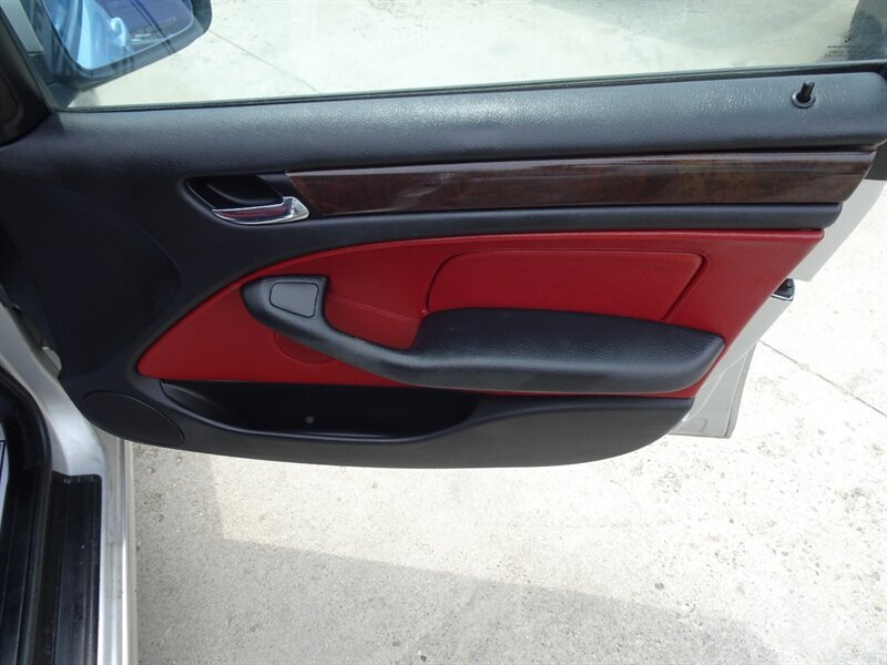 2001 BMW 3 Series 325i   - Photo 43 - Cincinnati, OH 45255