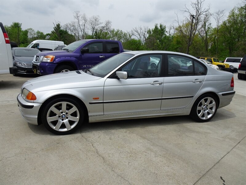 2001 BMW 3 Series 325i   - Photo 26 - Cincinnati, OH 45255