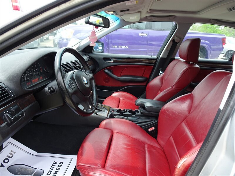 2001 BMW 3 Series 325i   - Photo 23 - Cincinnati, OH 45255