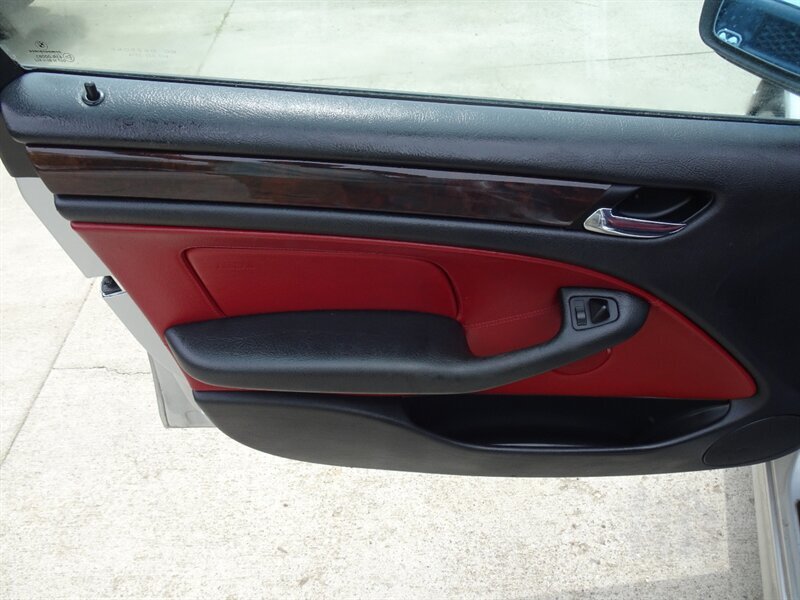 2001 BMW 3 Series 325i   - Photo 41 - Cincinnati, OH 45255