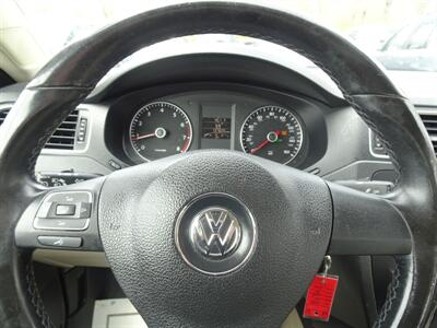 2014 Volkswagen Jetta SE  1.8L Turbo I4 FWD - Photo 16 - Cincinnati, OH 45255