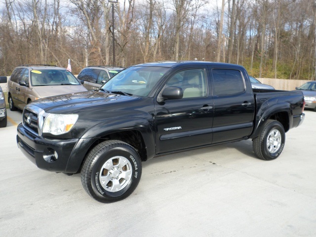 2005 Toyota Tacoma PreRunner - Photo 3 - Cincinnati, OH 45255