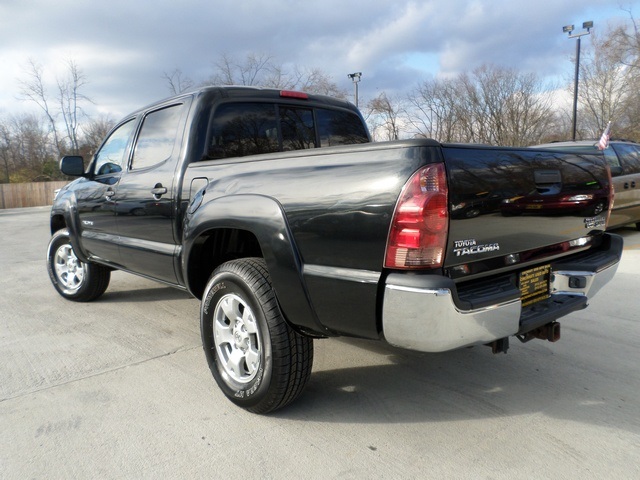 2005 Toyota Tacoma PreRunner - Photo 12 - Cincinnati, OH 45255