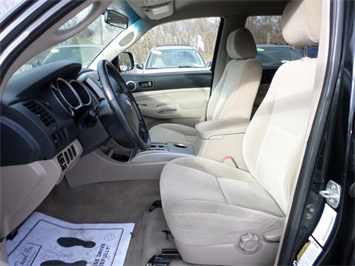 2005 Toyota Tacoma PreRunner   - Photo 14 - Cincinnati, OH 45255