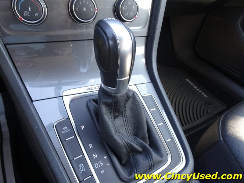 2017 Volkswagen Golf Alltrack TSI S 4Motion   - Photo 16 - Cincinnati, OH 45255