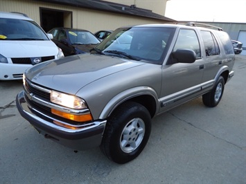 1999 Chevrolet Blazer   - Photo 3 - Cincinnati, OH 45255