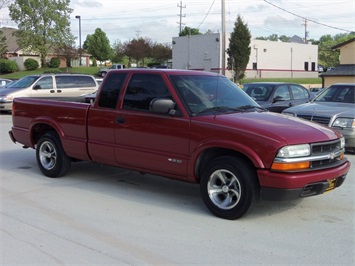 2003 Chevrolet S10 LS   - Photo 1 - Cincinnati, OH 45255