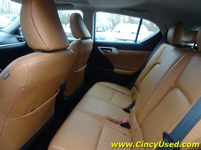 2011 Lexus CT 200h Premium   - Photo 11 - Cincinnati, OH 45255